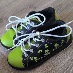 good condition kids bowling shoes